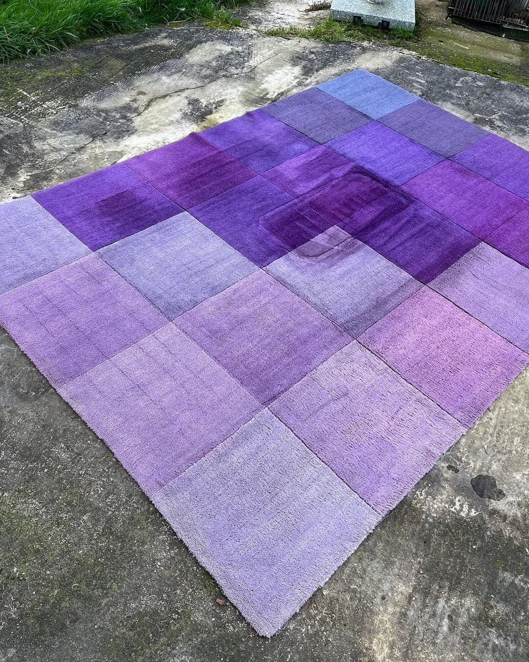 Canapé gris après détachage et nettoyage  Brillio Liège